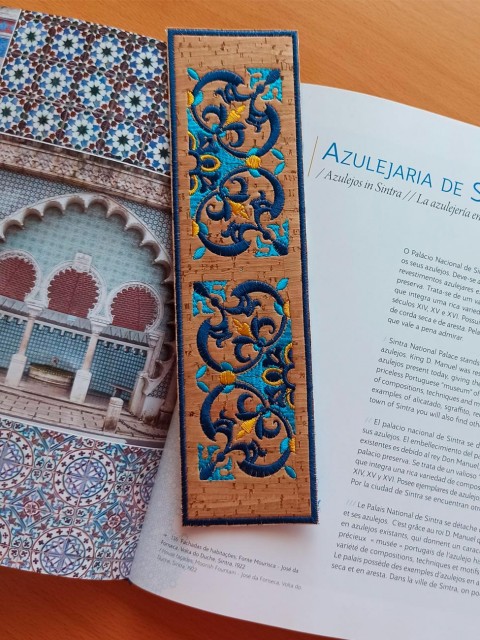 Punto de libro de corcho...
